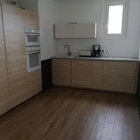 Charme Avec Terrasse Apartmán